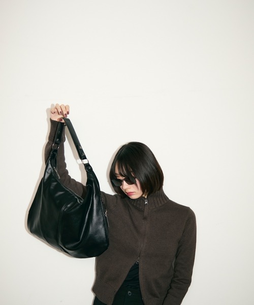 TONER（トナー）の「リラックスショルダーバッグ/ロゴプレート付き（ショルダーバッグ・レディース・レッド/グリーン/ブラウン/ブラック・FREE）」の7枚目の写真