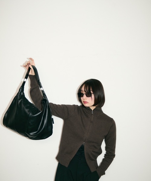 TONER（トナー）の「リラックスショルダーバッグ/ロゴプレート付き（ショルダーバッグ・レディース・レッド/グリーン/ブラウン/ブラック・FREE）」の8枚目の写真