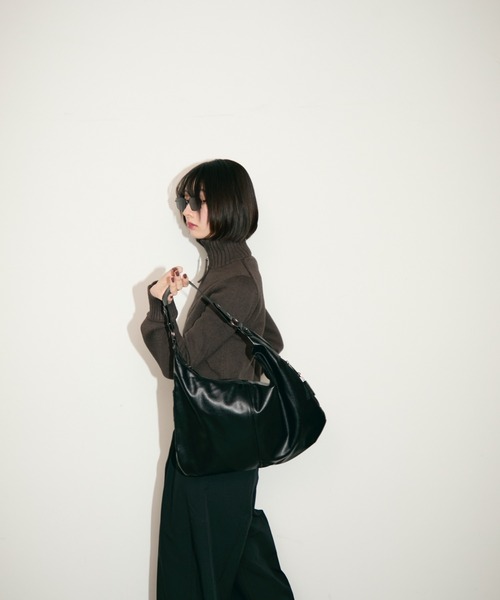 TONER（トナー）の「リラックスショルダーバッグ/ロゴプレート付き（ショルダーバッグ・レディース・レッド/グリーン/ブラウン/ブラック・FREE）」の12枚目の写真