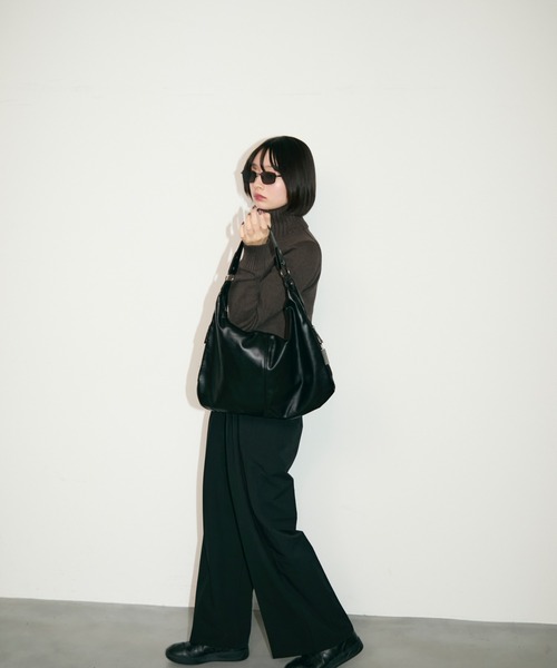 TONER（トナー）の「リラックスショルダーバッグ/ロゴプレート付き（ショルダーバッグ・レディース・レッド/グリーン/ブラウン/ブラック・FREE）」の14枚目の写真