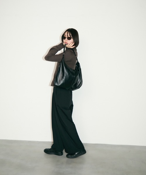 TONER（トナー）の「リラックスショルダーバッグ/ロゴプレート付き（ショルダーバッグ・レディース・レッド/グリーン/ブラウン/ブラック・FREE）」の16枚目の写真