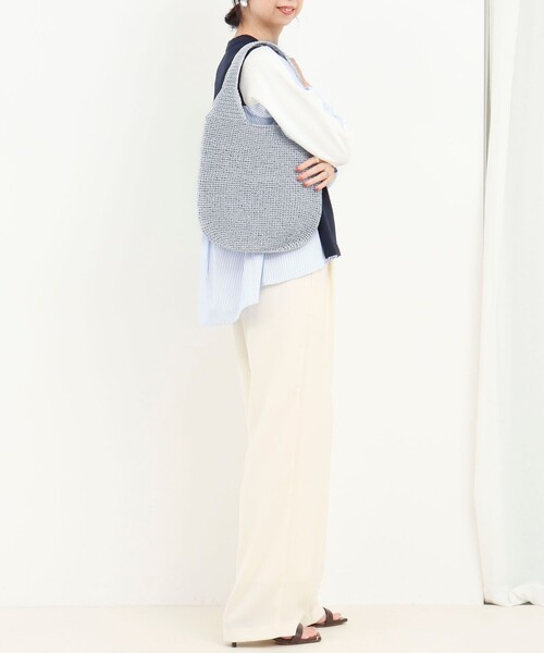 NOLLEY’S（ノーリーズ）の「メタリックコード編みトートバッグ（トートバッグ・レディース・シルバー/ネイビー・FREE）」の3枚目の写真