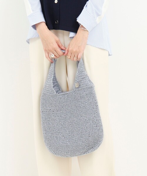 NOLLEY’S（ノーリーズ）の「メタリックコード編みトートバッグ（トートバッグ・レディース・シルバー/ネイビー・FREE）」の5枚目の写真