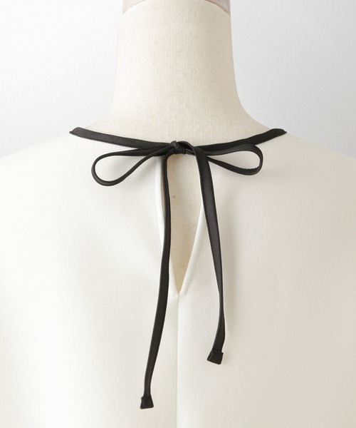 HUIT bouquet（ユイット）の「フリルヘム バイカラー ブラウス HUIT（シャツ/ブラウス・レディース・ホワイト/ブラック・M）」の6枚目の写真