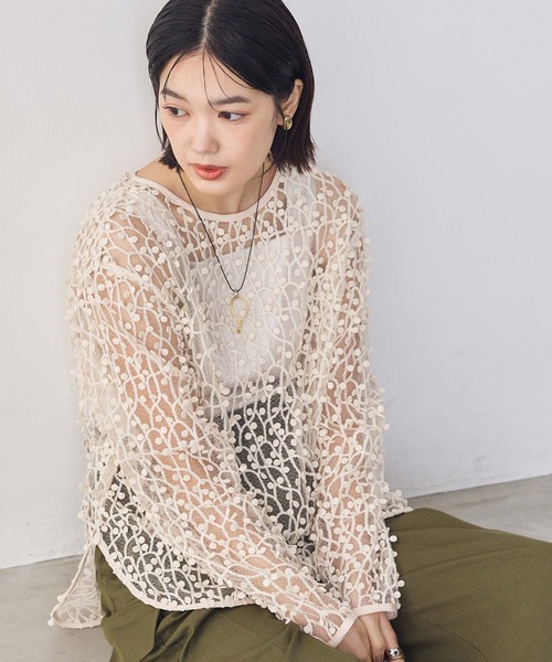 Gready Brilliant(グレディブリリアン)の「ドット刺繍レースクルー(シャツ/ブラウス・レディース・アイボリー/ブラック・FREE)」の1枚目の写真