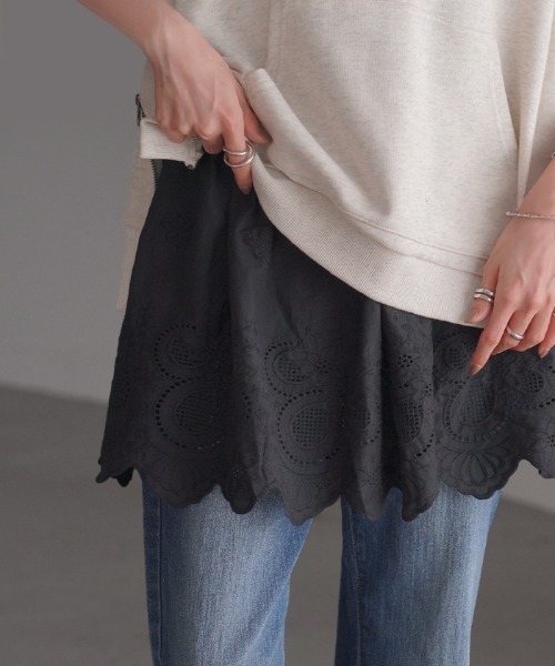 HUG.U(ハグユー)の「締め付けゼロ 「柄が選べる」 刺繍レースつけ裾(その他トップス・レディース・ブラック/ベージュ/ホワイト系その他/ベージュ系その他/ホワイト/ブラック系その他・FREE)」の4枚目の写真