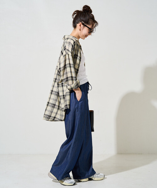 FREAK'S STORE(フリークスストア)の「限定展開 レーヨン デニム イージーパンツ(デニムパンツ・レディース・ブラック/グレー/ネイビー/サックスブルー・SMALL/LARGE/MEDIUM)」の20枚目の写真