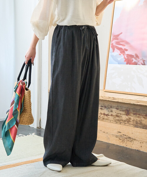 FREAK'S STORE(フリークスストア)の「限定展開 レーヨン デニム イージーパンツ(デニムパンツ・レディース・ブラック/グレー/ネイビー/サックスブルー・SMALL/LARGE/MEDIUM)」の16枚目の写真