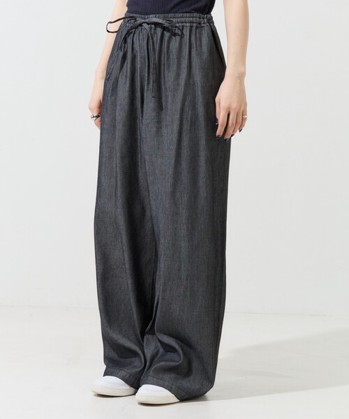 FREAK'S STORE(フリークスストア)の「限定展開 レーヨン デニム イージーパンツ(デニムパンツ・レディース・ブラック/グレー/ネイビー/サックスブルー・SMALL/LARGE/MEDIUM)」の8枚目の写真