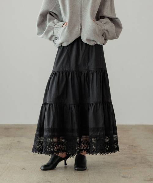 LOWRYS FARM（ローリーズファーム）の「レースボリュームスカート 661784（スカート・レディース・ホワイト/ブラック・FREE）」の2枚目の写真