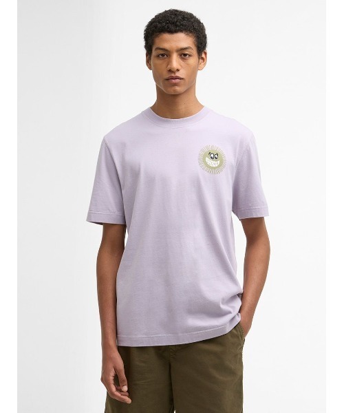 Barbour(バブアー)の「Westbury リラックス グラフィックTシャツ(Tシャツ/カットソー・メンズ・ベージュ/パープル・SMALL/MEDIUM/LARGE)」の2枚目の写真