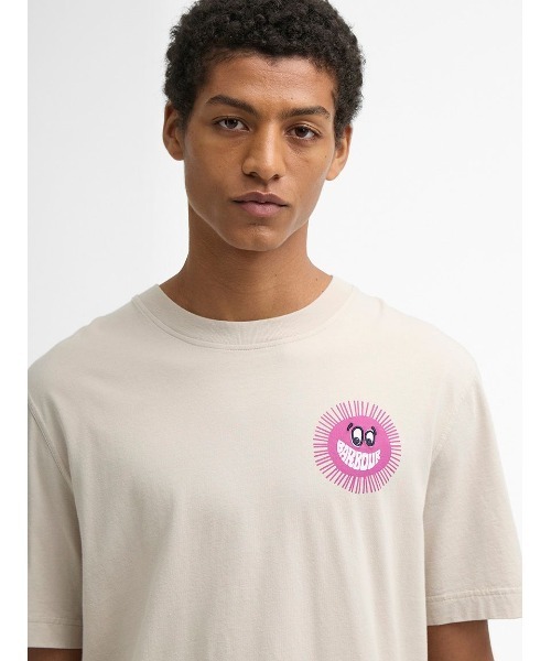 Barbour(バブアー)の「Westbury リラックス グラフィックTシャツ(Tシャツ/カットソー・メンズ・ベージュ/パープル・SMALL/MEDIUM/LARGE)」の8枚目の写真