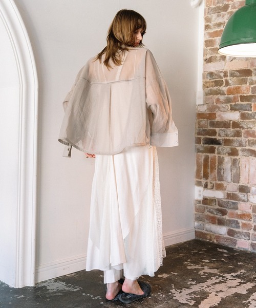 AULA AILA（アウラアイラ）の「ステッチポイントシアーシャツ（シャツ/ブラウス・レディース・ブラウン/グレイッシュベージュ/ブラック・0）」の11枚目の写真