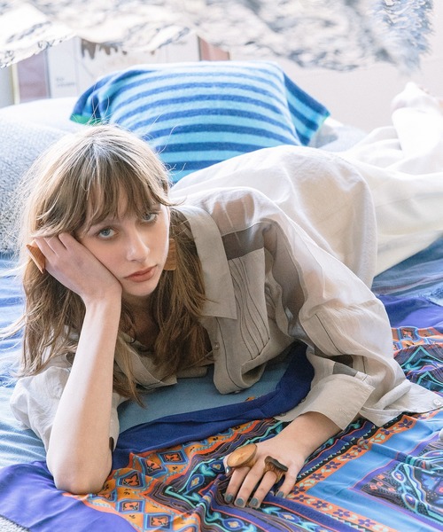 AULA AILA（アウラアイラ）の「ステッチポイントシアーシャツ（シャツ/ブラウス・レディース・ブラウン/グレイッシュベージュ/ブラック・0）」の4枚目の写真