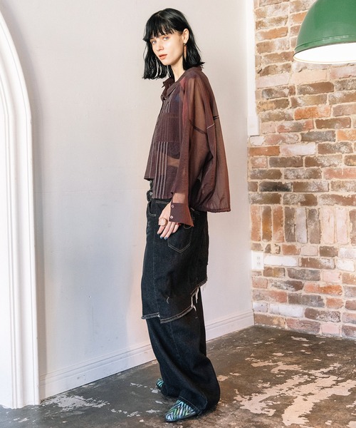 AULA AILA（アウラアイラ）の「ステッチポイントシアーシャツ（シャツ/ブラウス・レディース・ブラウン/グレイッシュベージュ/ブラック・0）」の14枚目の写真