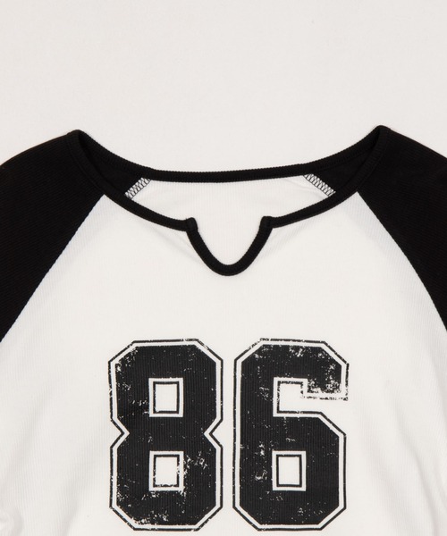 WEGO（ウィゴー）の「WEGO/【26年春夏新作】サイドドロストキーネックロンT（Tシャツ/カットソー・レディース・ブラック系その他5/ブラック/レッド・FREE）」の6枚目の写真