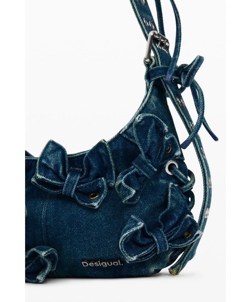 Desigual(デシグアル)の「Ribbon detail appliqué denim handbag/リボンディテール アップリケデニムハンドバッグ(ハンドバッグ・レディース・ブルー・FREE)」の4枚目の写真