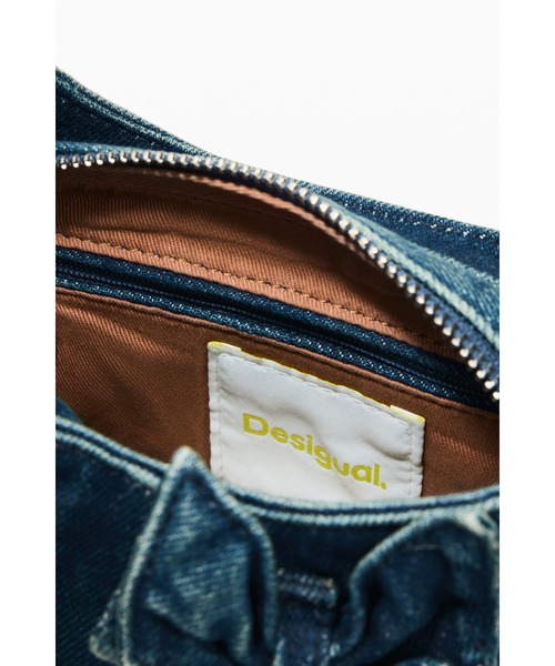 Desigual(デシグアル)の「Ribbon detail appliqué denim handbag/リボンディテール アップリケデニムハンドバッグ(ハンドバッグ・レディース・ブルー・FREE)」の5枚目の写真