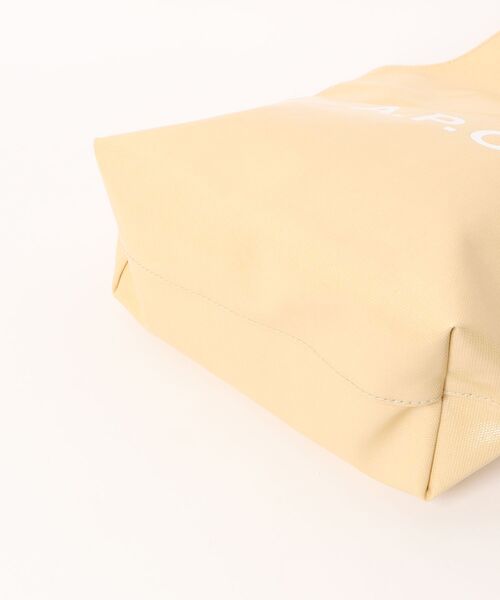 A.P.C.(アーペーセー)の「TOTE NINON SMALL(トートバッグ・レディース・オフホワイト・ONESIZE)」の3枚目の写真