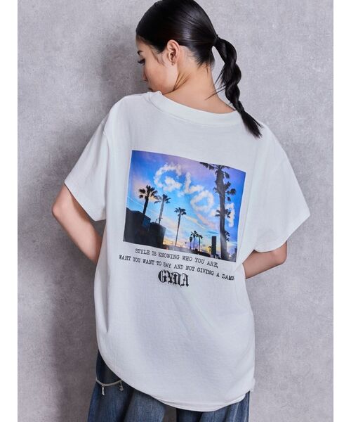 GYDA(ジェイダ)の「LA GYDA CLOUD PHOTO BIG Tシャツ(Tシャツ/カットソー・レディース・ピンク/オレンジ/ブラック/オフホワイト・FREE)」の2枚目の写真