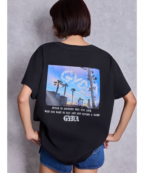 GYDA(ジェイダ)の「LA GYDA CLOUD PHOTO BIG Tシャツ(Tシャツ/カットソー・レディース・ピンク/オレンジ/ブラック/オフホワイト・FREE)」の3枚目の写真