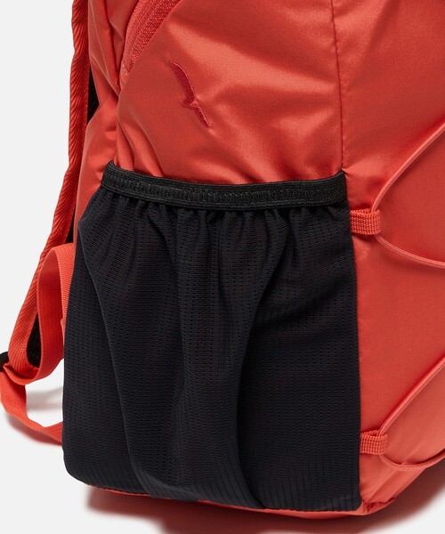 AIGLE(エーグル)の「撥水 ライト&コンパクト パッカブルバックパック 20L(バックパック/リュック・レディース・オレンジ/ホワイト/ダークネイビー/ダークブルー・FREE)」の14枚目の写真
