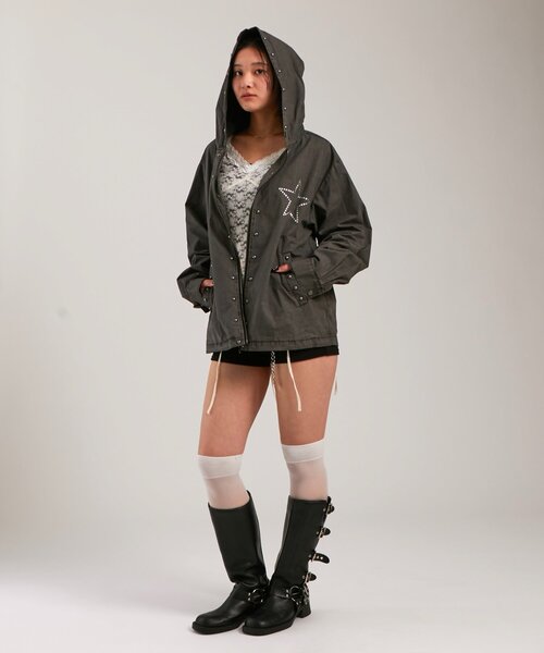 WHO'S WHO gallery(フーズフーギャラリー)の「【UNISEX】KOOKY'N スタースタッズフードシャツ(シャツ/ブラウス・レディース・チャコールグレー/サックスブルー/ブラック・FREE)」の8枚目の写真
