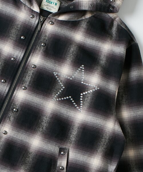 WHO'S WHO gallery(フーズフーギャラリー)の「【UNISEX】KOOKY'N スタースタッズフードシャツ(シャツ/ブラウス・レディース・チャコールグレー/サックスブルー/ブラック・FREE)」の14枚目の写真
