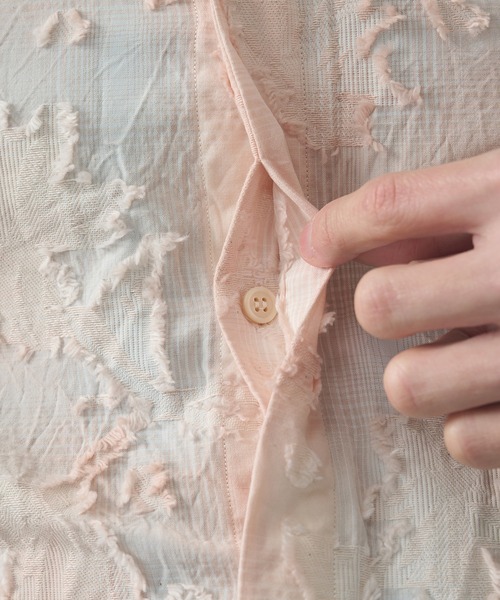 TAAKK(ターク)の「【TAAKK/ターク】Regular Shirt(シャツ/ブラウス・メンズ・ピンク/ブラック・2/3)」の6枚目の写真