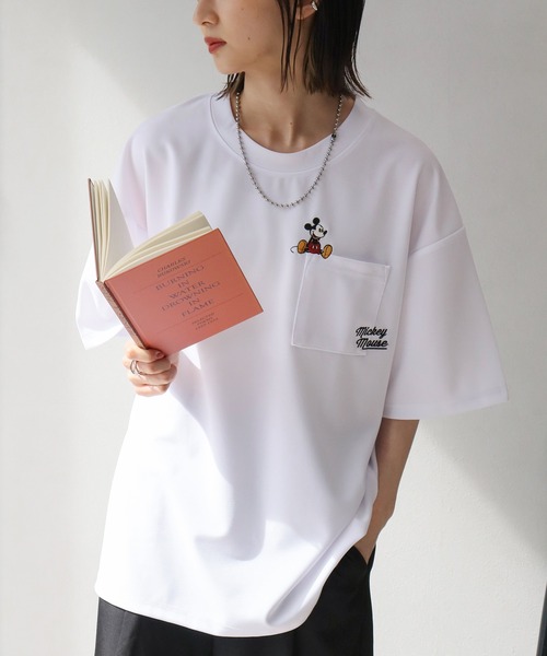 Disney(ディズニー)の「【Disney/ディズニー】アムンゼン ポケット付き ロゴ 半袖Tシャツ(Tシャツ/カットソー・メンズ・ブラック/ホワイト/チャコール/ダークブルー・M/L/LL)」の2枚目の写真