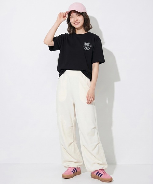Disney(ディズニー)の「親子お揃い ディズニー バックプリントTシャツ 1339A(Tシャツ/カットソー・レディース・ブラック/ホワイト・ユニセックスM/ユニセックスXL/ユニセックスL/ユニセックスS)」の13枚目の写真