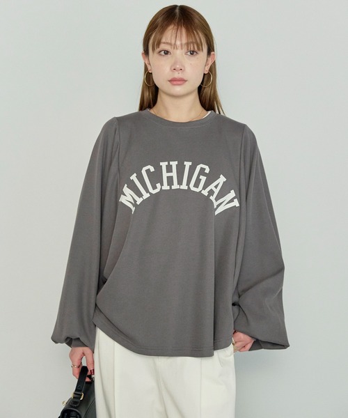 enhaut(アンオート)の「ストレッチ天竺 袖ボリューム MICHIGAN ロゴ プリント ドルマン Tシャツ(Tシャツ/カットソー・レディース・チャコールグレー/杢グレー/グレイッシュベージュ・FREE)」の4枚目の写真