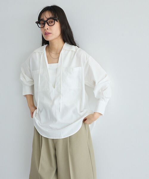 CRAFT STANDARD BOUTIQUE(クラフトスタンダードブティック)の「Vネックスキッパーシャツ(シャツ/ブラウス・レディース・オフホワイト/グレイッシュベージュ/サックスブルー・FREE)」の8枚目の写真