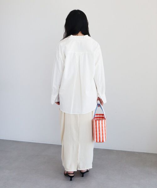 CRAFT STANDARD BOUTIQUE(クラフトスタンダードブティック)の「Vネックスキッパーシャツ(シャツ/ブラウス・レディース・オフホワイト/グレイッシュベージュ/サックスブルー・FREE)」の19枚目の写真