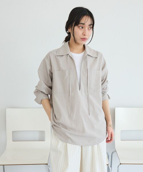 CRAFT STANDARD BOUTIQUE(クラフトスタンダードブティック)の「Vネックスキッパーシャツ(シャツ/ブラウス・レディース・オフホワイト/グレイッシュベージュ/サックスブルー・FREE)」の22枚目の写真