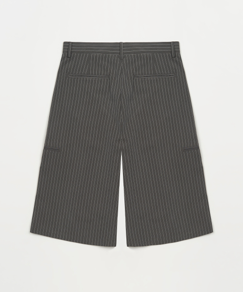 TOFFEE(トフィー)の「ワンタックストライプバミューダスラックス (グレー)(スラックス・メンズ・その他・SMALL/MEDIUM/LARGE/X-LARGE)」の6枚目の写真