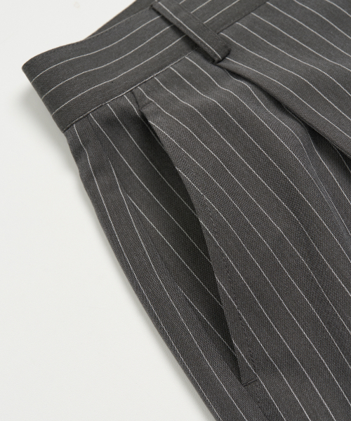 TOFFEE(トフィー)の「ワンタックストライプバミューダスラックス (グレー)(スラックス・メンズ・その他・SMALL/MEDIUM/LARGE/X-LARGE)」の7枚目の写真
