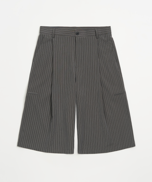 TOFFEE(トフィー)の「ワンタックストライプバミューダスラックス (グレー)(スラックス・メンズ・その他・SMALL/MEDIUM/LARGE/X-LARGE)」の2枚目の写真