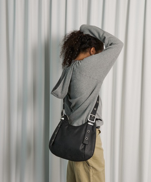 FTW（エフティダブリュー）の「EYELET 2WAY BAG（ショルダーバッグ・レディース・ブラック・FREE）」の6枚目の写真