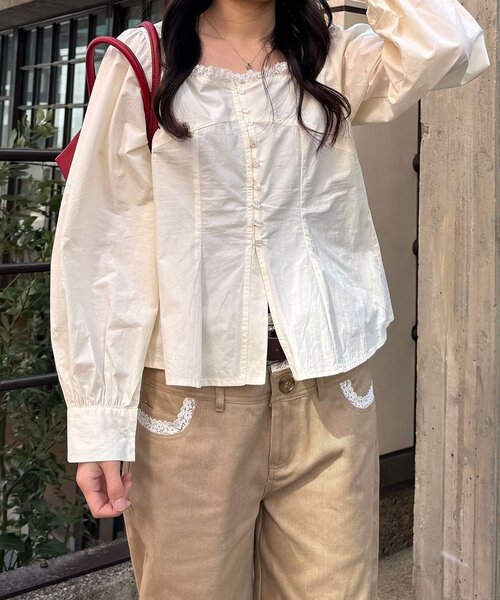 CIAOPANIC（チャオパニック）の「【neutral by ciaopanic】スクエアネックシャーリングブラウス（シャツ/ブラウス・レディース・ホワイト/ネイビー/ブルー・FREE）」の5枚目の写真