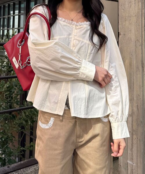 CIAOPANIC（チャオパニック）の「【neutral by ciaopanic】スクエアネックシャーリングブラウス（シャツ/ブラウス・レディース・ホワイト/ネイビー/ブルー・FREE）」の7枚目の写真