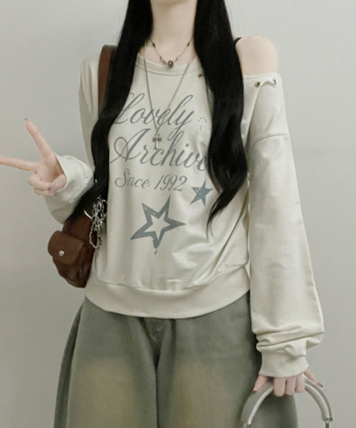 VIVID LADY(ビビッドレディー)の「ワンショルダー スタープリント スウェット(スウェット・レディース・ブラック/アイボリー/グレー・FREE)」の6枚目の写真