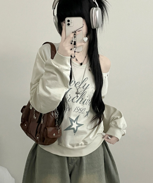 VIVID LADY（ビビッドレディー）の「ワンショルダー スタープリント スウェット（スウェット・レディース・ブラック/アイボリー/グレー・FREE）」の9枚目の写真
