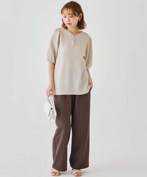 LAVEANGE(ラビアンジェ)の「2WAYカットジャガードプルオーバー|前後2WAYで着回し自在、主役級トップス/半袖/パフスリーブ/ぽこぽこ素材/洗える(Tシャツ/カットソー・レディース・ブラウン/ブラック/グレイッシュベージュ・M/LL/3L/4L/5L)」の10枚目の写真