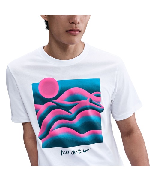 NIKE(ナイキ)の「NIKE/ナイキ ナイキ NSW OC SSTNBLTY 2(Tシャツ/カットソー・レディース・ベージュ/ホワイト・L/S/XL)」の6枚目の写真