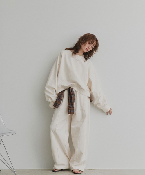 ad thie(アドティエ)の「オーバーサイズ スウェット プルオーバー(スウェット・レディース・ピンク/レッド/ブラック/アイボリー/オートミール・MEDIUM/LARGE)」の6枚目の写真