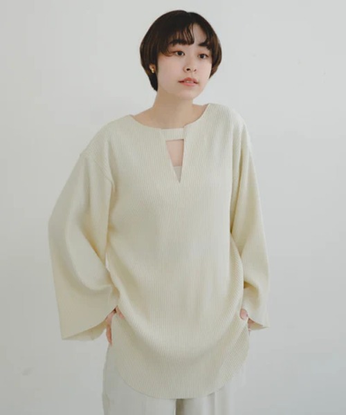 merrylatte(メリーラテ)の「2wayプリーツデザイントップス【IROHANI】(Tシャツ/カットソー・レディース・ブラック/アイボリー・FREE)」の4枚目の写真