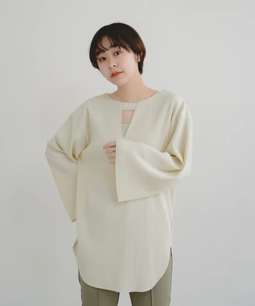 merrylatte(メリーラテ)の「2wayプリーツデザイントップス【IROHANI】(Tシャツ/カットソー・レディース・ブラック/アイボリー・FREE)」の5枚目の写真