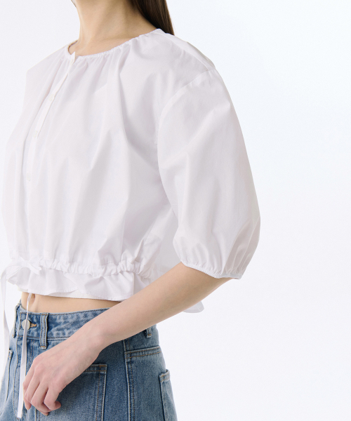 MUSINSA STANDARD WOMAN(ムシンサスタンダードウーマン)の「ウーマンズラウンドネックボリュームクロップブラウス【ホワイト】(シャツ/ブラウス・レディース・その他・SMALL/MEDIUM/LARGE/X-SMALL)」の5枚目の写真