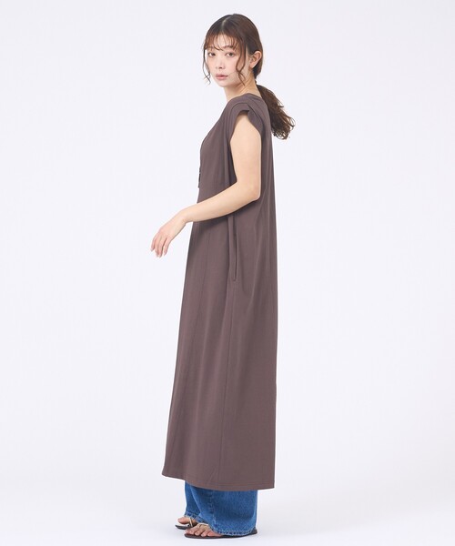 abahouse mavie(アバハウスマヴィ)の「【接触冷感!速乾!】ヘンリーネック2WAYワンピース(ワンピース・レディース・ブラック/ブルー/ブラウン・フリー)」の8枚目の写真